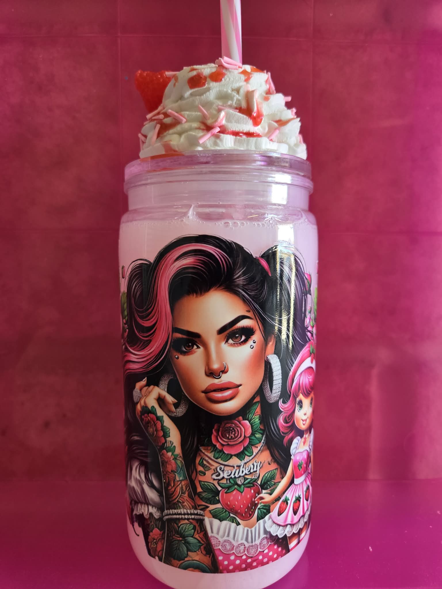 EXCLUSIVE STRAWBERRY GIRL 16 OZ PREMADE