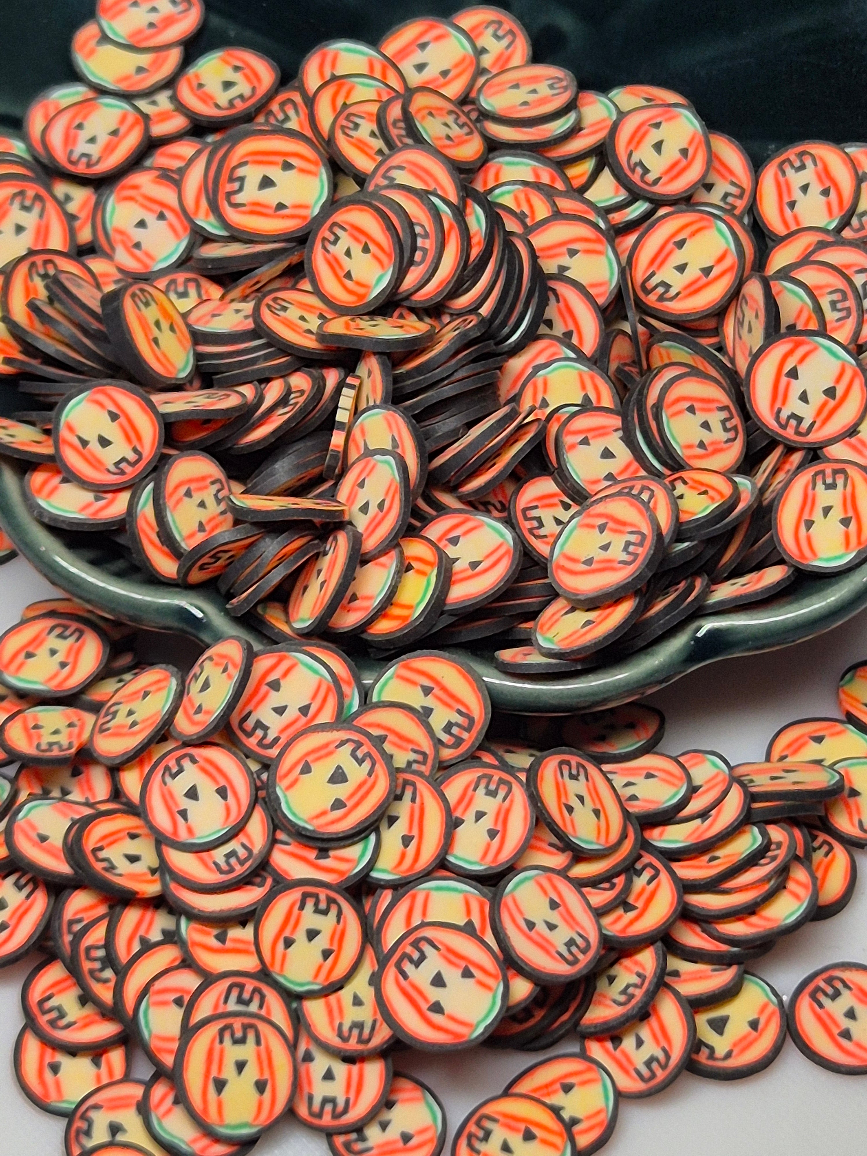 CLAY PIECES ROUND COLOURFUL PUMPKINS