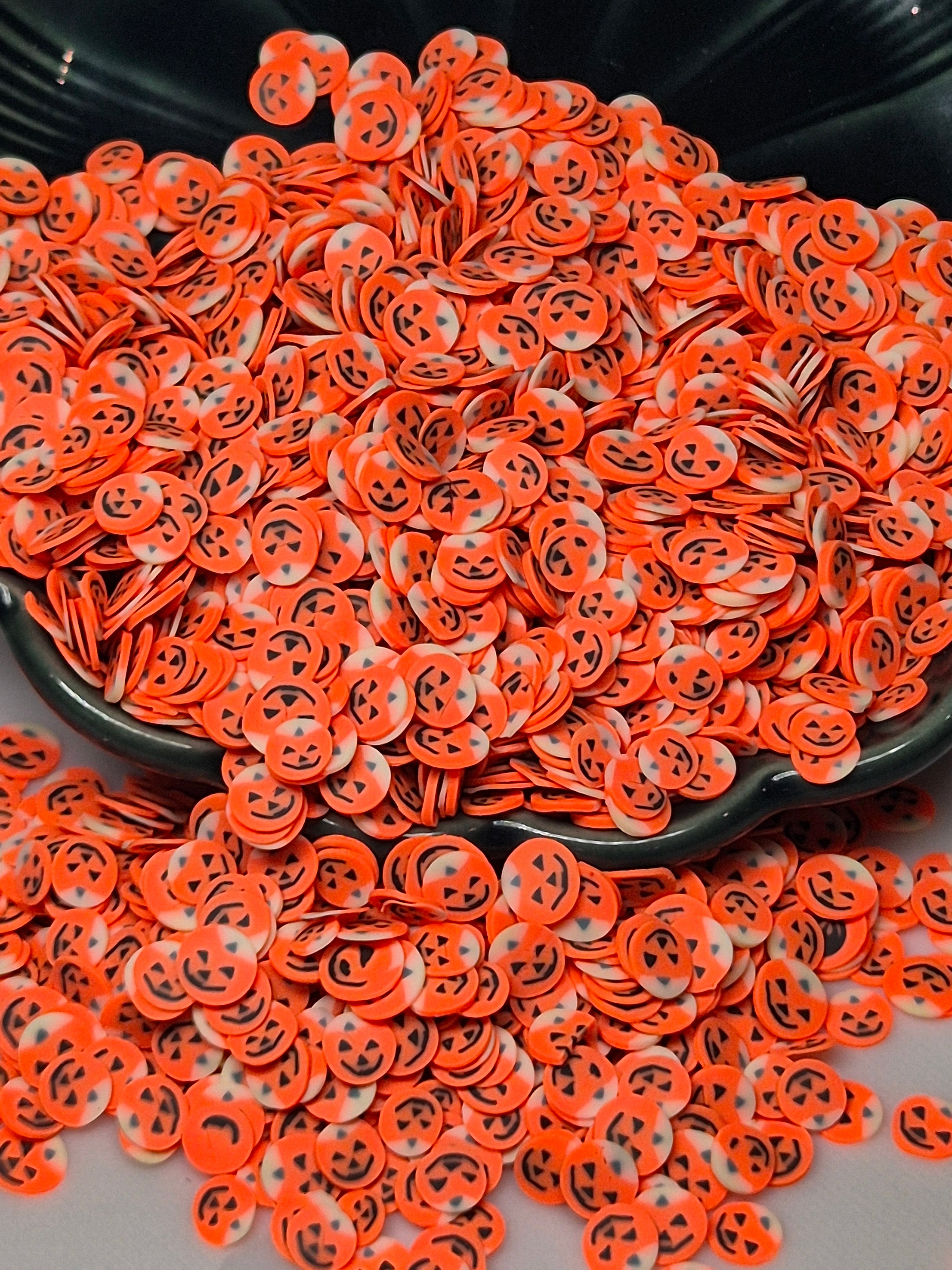 CLAY PIECES ROUND PUMPKINS