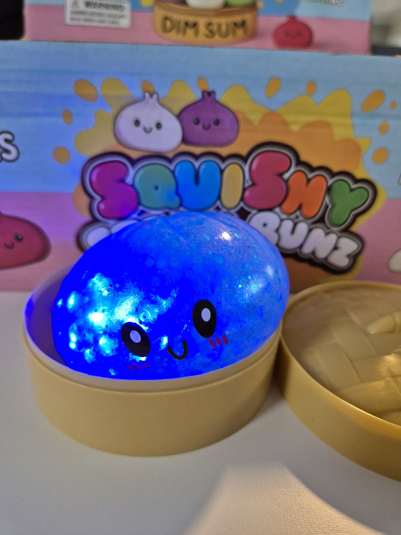 MYSTERY GLITTER LIGHT UP DUMPLING